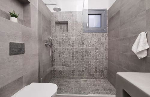 Helen's Minimal Studios & Apartments - Photo 11