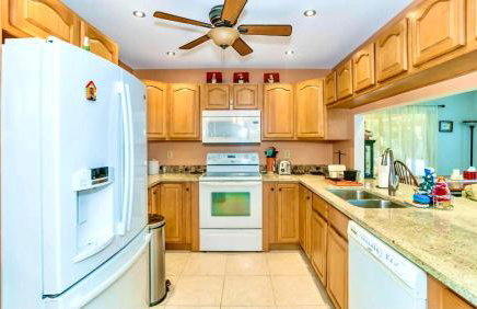 Boutique Stay - Near Beach, PSP4, Billiard or PingPong, Fire Pit, Private Yard - Foto 15