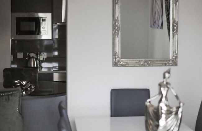 Apartment 19 - Photo 3