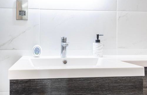 Modern 3 Bedroom Apartment with Ensuite - Foto 28