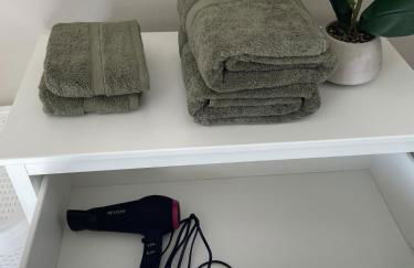 Fully Refurbished 3 Bed House - Dartford - Photo 6