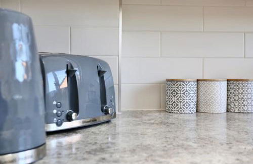 Fabulous beachfront 3 bed house with parking - Foto 13