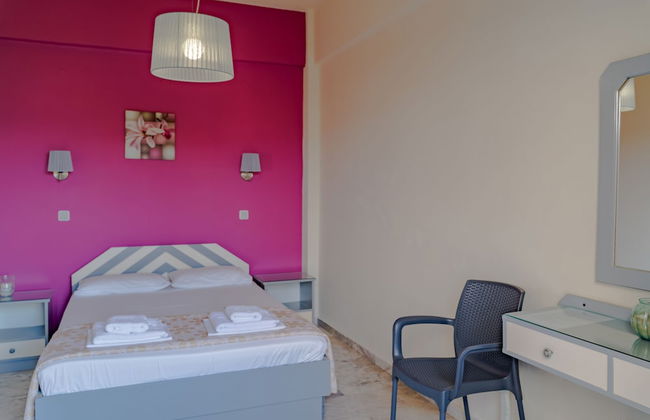 Saint-Trope Studios - Photo 16