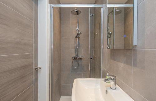 Snowdon Holiday Let, brand new home in the heart of Llanberis - Photo 9