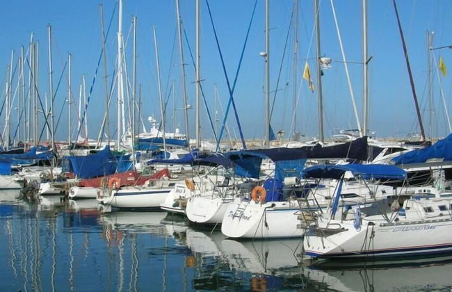 Michelle Suites - Photo 29