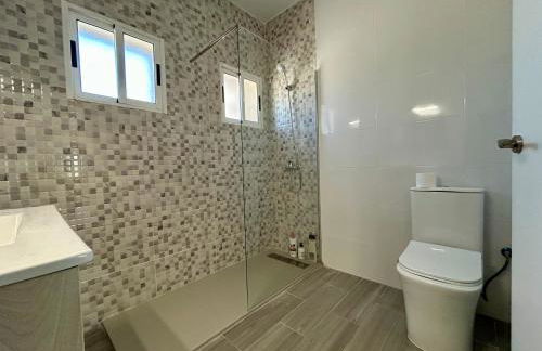 Villa with Pool, Chill-Out & BBQ - Foto 19