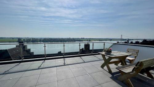PANORAMA - Exklusives Apartment an der Promenade mit Dachterrasse & Rheinblick - Photo 2