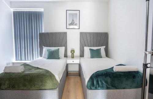 Stylish 3BR 18mins to Peak District,Free, Parking Wifi,Netflix ,Sky Sports - Photo 16