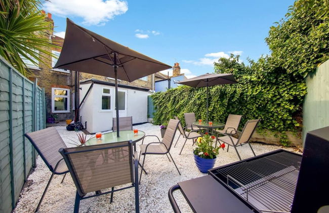 Home Away From Home With an Indoor Fireplace! - Foto 19