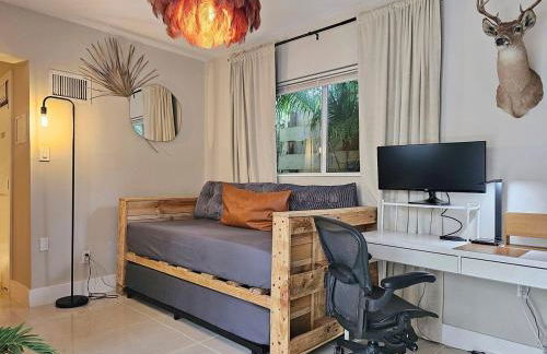 -Disco Bungalow- One third mile to FTL Marine Center - Foto 35