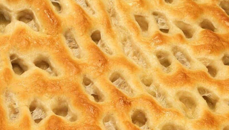 Ticket to the Aquarium of Genoa + Focaccia Tasting - Photo 2, Taste a delicious local focaccia