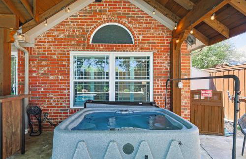 5BD 2BA w Backyard Oasis Pool Jacuzzi Firepit - Foto 31