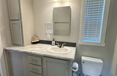 Charming Tiny Home! Close to Oxford, Sardis Lake, Safari Animal Zoo - Foto 30