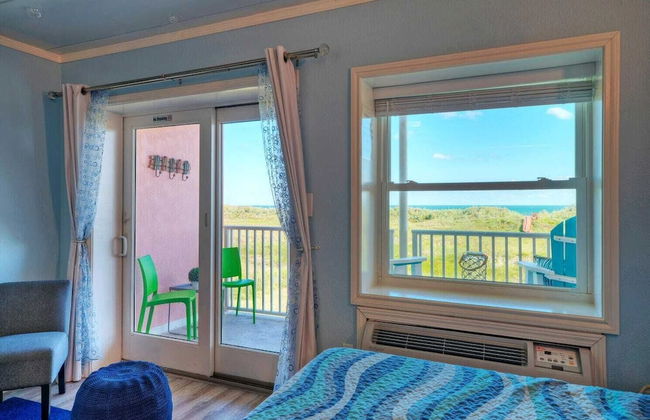 Oceanfront Condo w/ Private Balcony Pool + Tennis Bubbly Blew by Avantstay - Foto 14