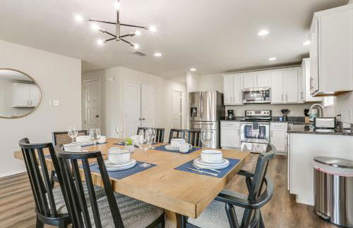 Modern Home with Private Yard and Patio in Little Elm! - Foto 6