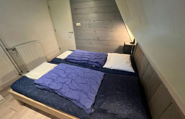 Family Bungalow by the Fen - Photo 4