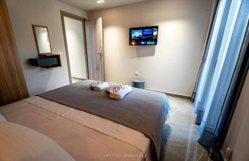 S&J Luxury Apartments - Photo 31