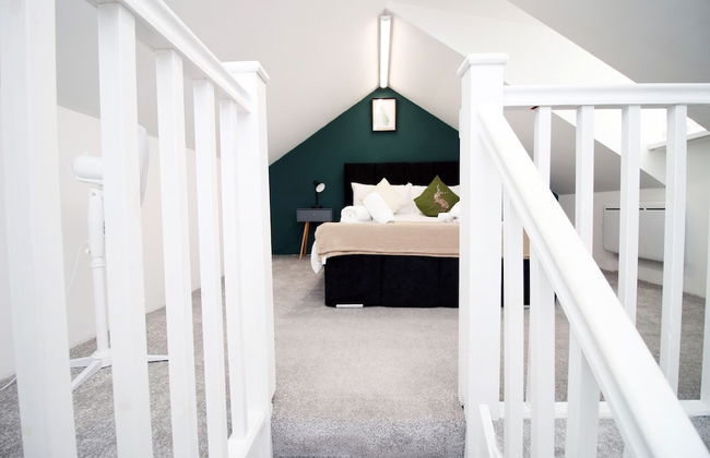 Skyline Immaculate 2-bed Apartment in Swansea - Photo 10