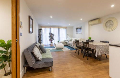 Zone 1 Modern 2 Bed 2 Bath Apt with outdoor space Hyde park - Foto 31