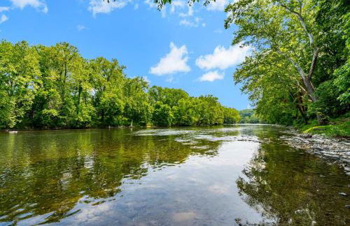 Cute Riverside Cabin w Hot Tub Fire Pit & Kayaks - Foto 24