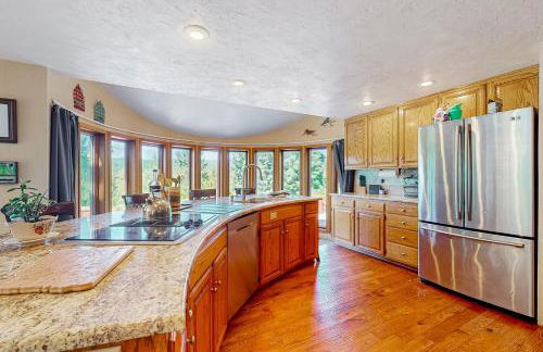 100 Yards to Foster Reservoir! Home with Hot Tub - Foto 12