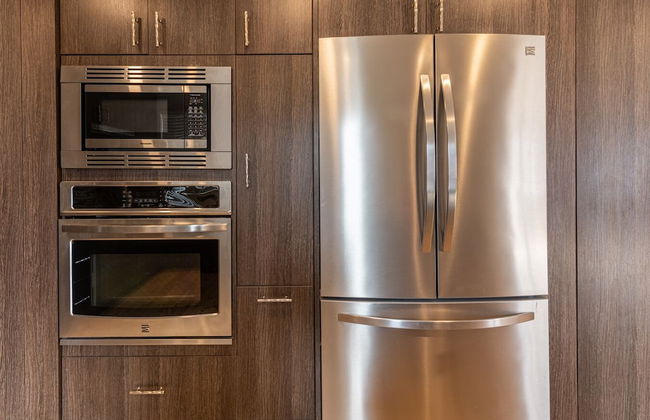 P1 - Private Hot Tub - 3 Bedroom Home - Mountain View - Photo 9