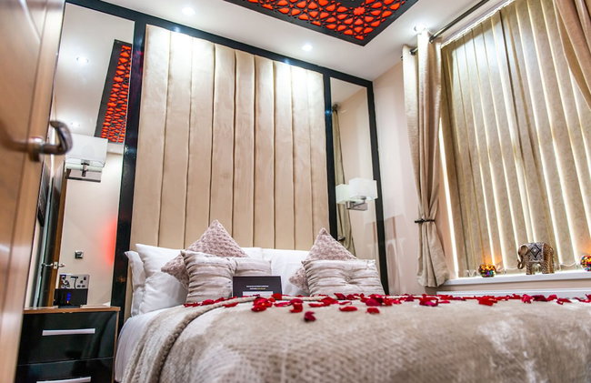 Velmora Suites Bradford - Photo 40