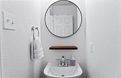 Cowboy Pool - Large Patio - King Bed - Firepit Table - Pet Friendly - Photo 37