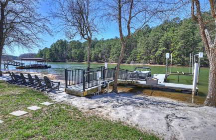 Knotty Pines by Avantstay Lake Views, Renovated - Foto 1