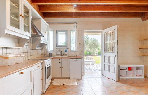 Farmhouse with pool minutes from beach - Photo 26