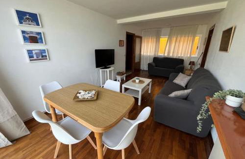 Piso primera línea de playa y vistas al mar en Cariño - Foto 5