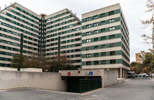 Valencia las Artes y Ciencias + Garaje + Netflix - Photo 11