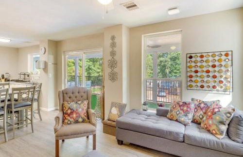 Hemphill Vacation Rental with Pool, Walk to Lake! - Foto 7