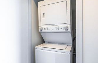 Freshly Minted 2BR - Elegance & Comfort in Central Chicago - Photo 35