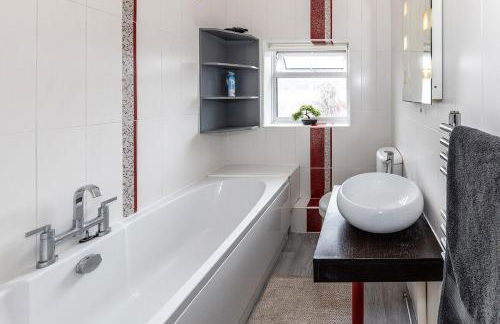 Wivelsfield Retreat- Modern & Spacious Home - Foto 11