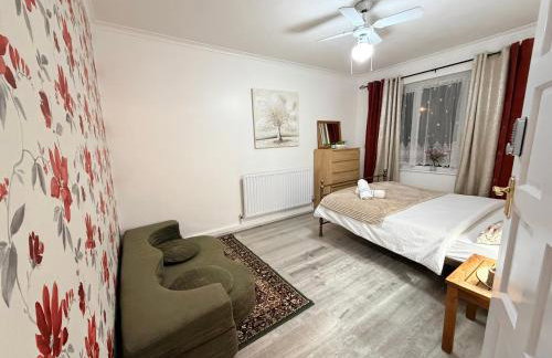 Lovely Two Double Bedroom Maisonette in Surrey - Photo 22