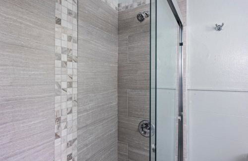 M Street Double Top Floor of a Historic Triplex Sleeps 12 Walk to Beach - Foto 12