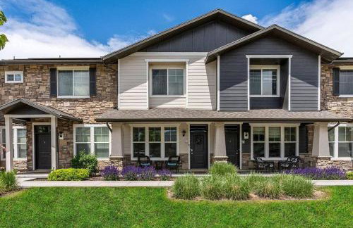 Spacious 2-Story, Pet&Fam Friendly, WFH, Gym&Pool - Foto 12