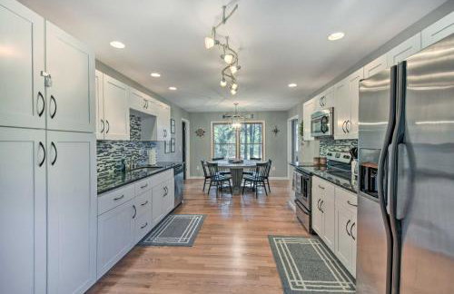 Lakefront Westminster Retreat with Boat Dock! - Foto 12