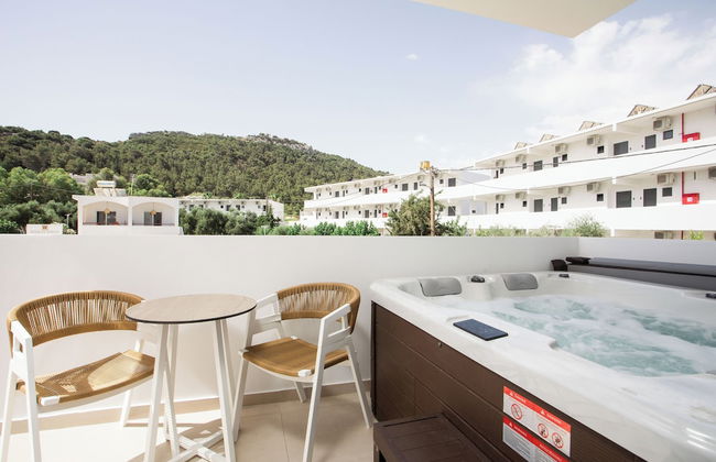 Stay Helios - Aparts & Pool Suites - Photo 58