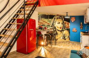 LOFT "POP ART 50's" Idéal PRO - Écran cinéma rétroprojecteur - WIFI Fibre - Borne arcade de jeu - Centre Ville - Foto 3