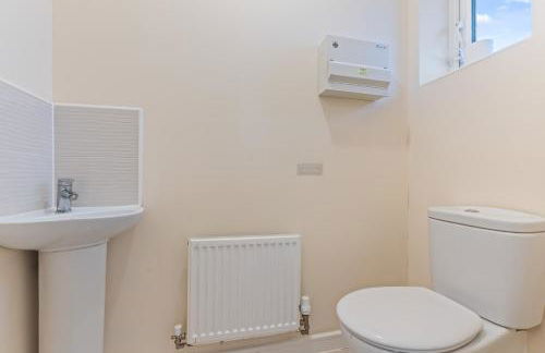 Spacious 4-Bed Home Near Cribbs & Bristol - Foto 13