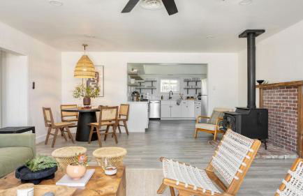 Boho Joshua Tree Escape w/ Firepit, Courtyard & Epic Views Asteroid by Avantstay - Foto 12