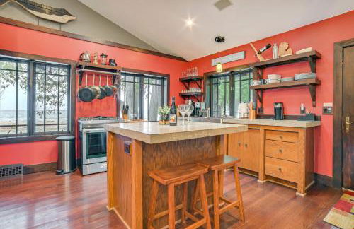 1 Mi to Dtwn! Lakefront Earl Young Charlevoix Home - Foto 9