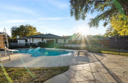 5BR Family Oasis with Pool and Game Room - Foto 43