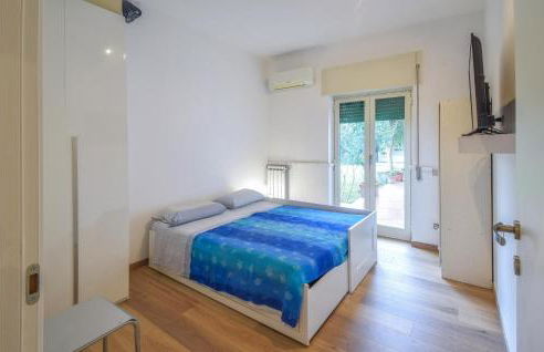 2 Bedroom Cozy Apartment In Napoli - Foto 4