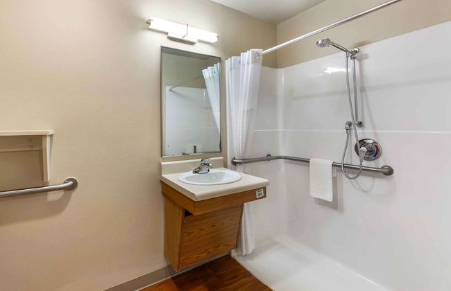 Extended Stay America Select Suites - Akron - South - Photo 19