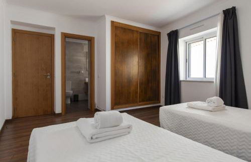 D13 - Eiras Velhas Holiday House in Almádena - Foto 47