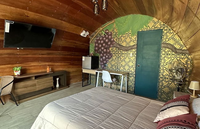 Glamping Toneles y ViƱedos - Photo 3