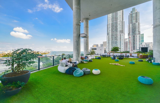 Luxurious Condo Downtown Miami Heart - Photo 59